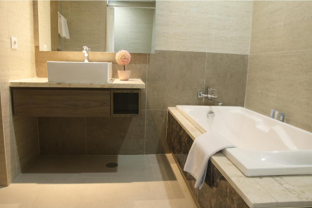 Graha Makara Suite Hotel & Residence Cikarang Zewnętrze zdjęcie