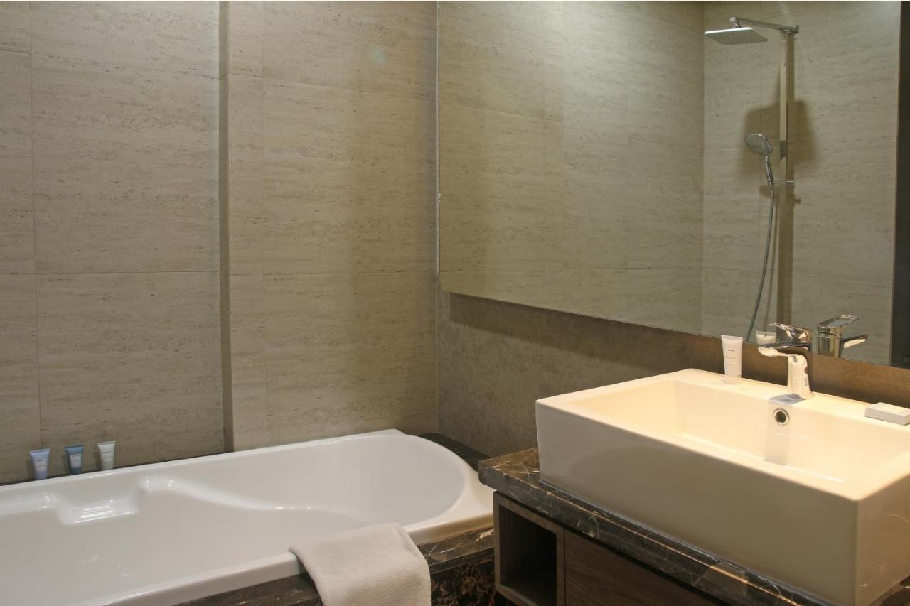 Graha Makara Suite Hotel & Residence Cikarang Zewnętrze zdjęcie